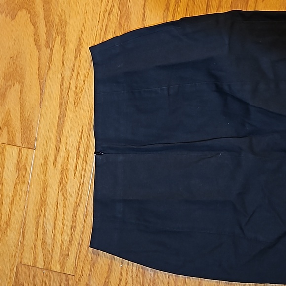 Banana Republic Black Pencil Skirt - Picture 3 of 4